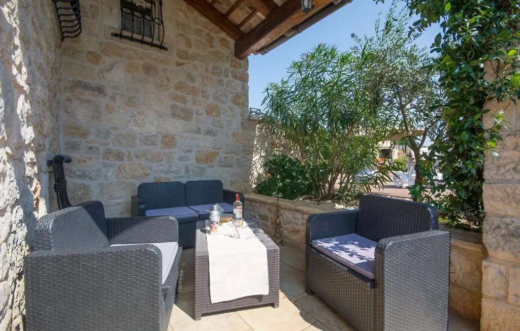 Villa Meri Kadumi