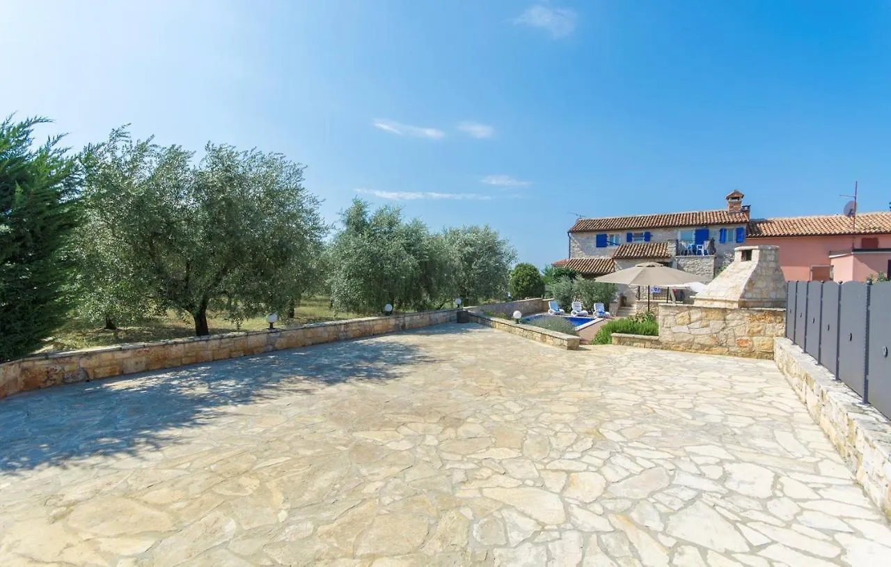 Villa Meri Kadumi