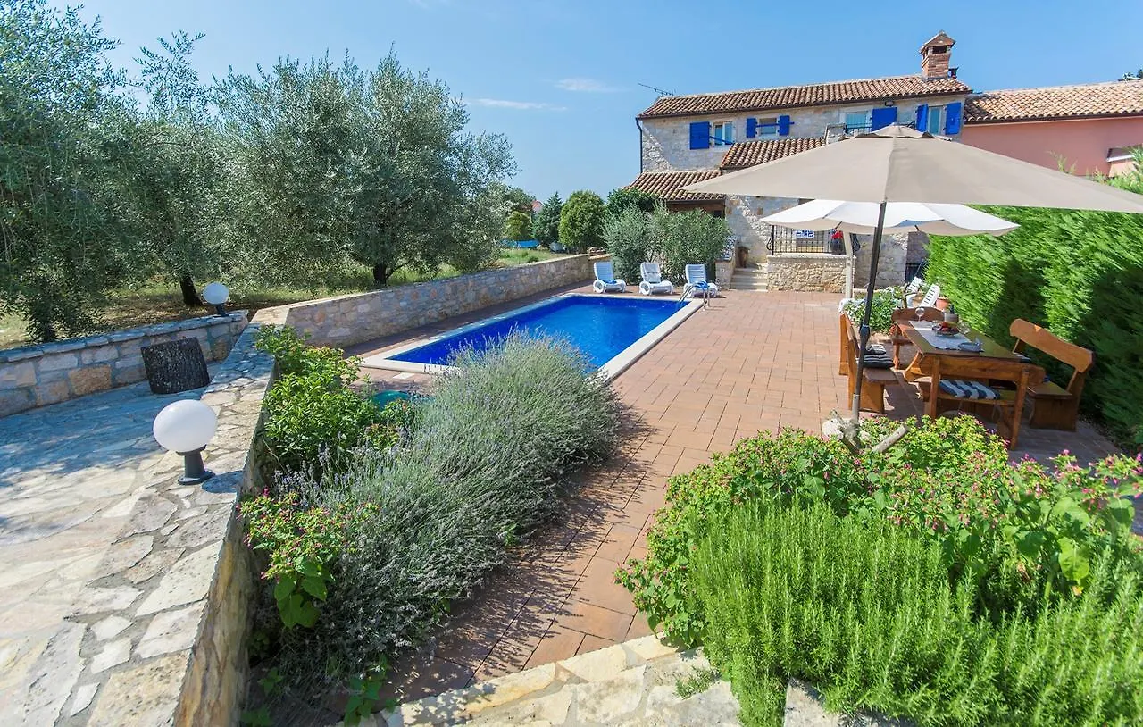 Villa Meri Kadumi